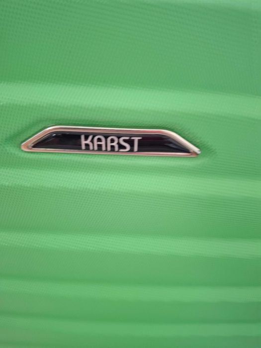 продавам зелен куфар 60 L KARST BORELLI , с 4 колелца, 60 х 42 х 26 см