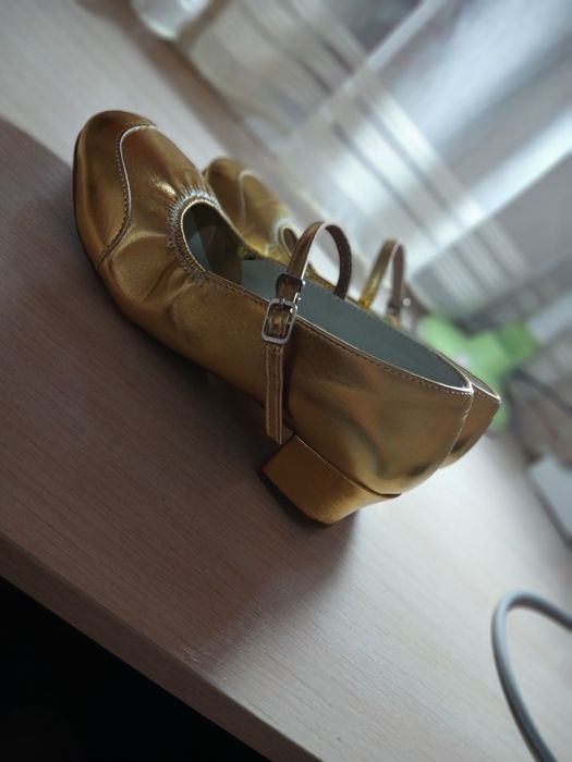 Продаю туфли детские  на девочку