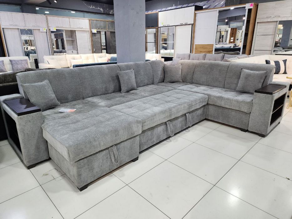 Болшой П образный угловой диван