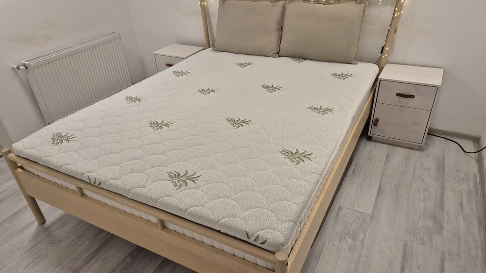 Vand pat cu saltea topper si noptiere