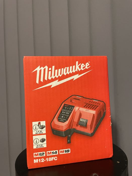 Milwaukee Зарядно М12,Комбинирано зарядно-М12,М18