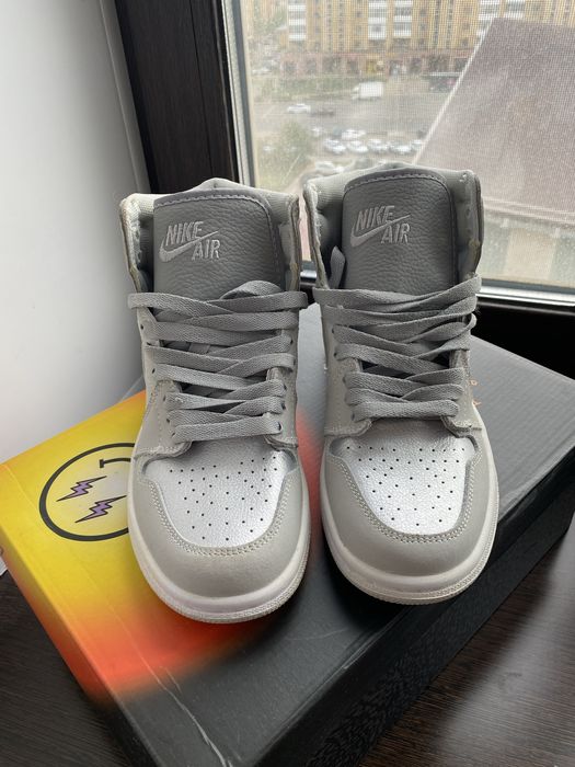 Продам кроссовки Nike