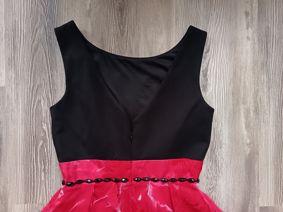 Jake's Красива рокля