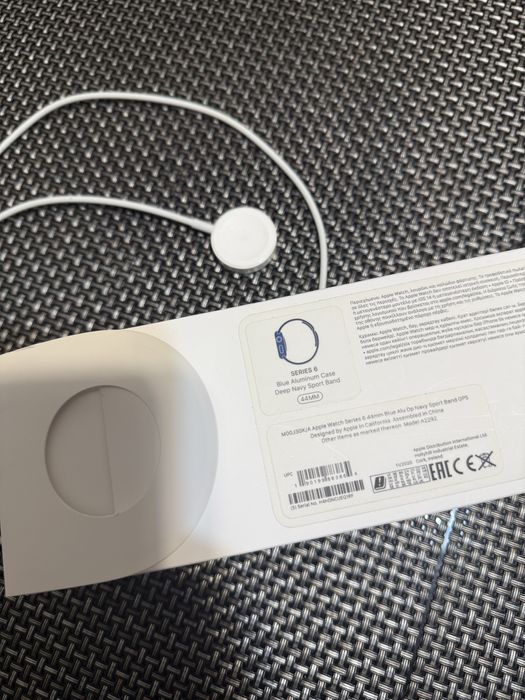 Продам Apple Watch оригинал series 6