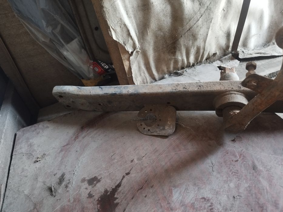 Фаркоп на Мерседес 220