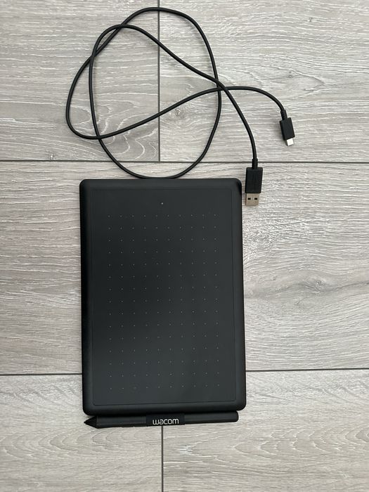 One by wacom small ctl-472