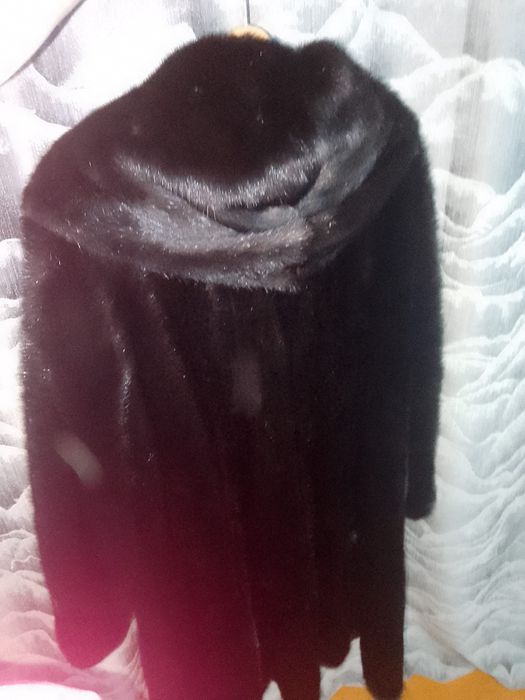 Продам Шубу  норковую срочно