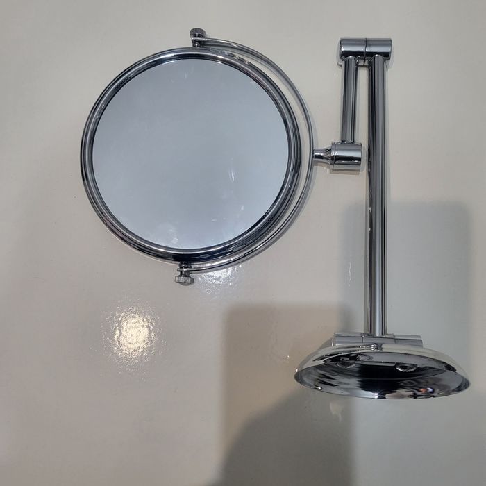 Oglinda cosmetica pentru baie