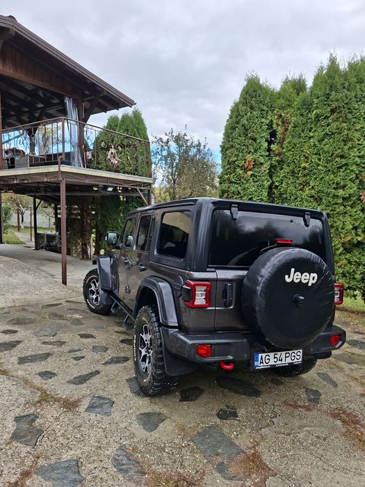 Vand Jeep Wrangler Rubicon 26000 km 2021 f multe accesorii 49000 eur