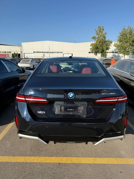 **Bmw i5 35L M sport
2025/07
Yengi bez probeg
Tamojnida
Pirelli vsesez