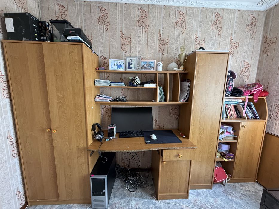 Отдам даром гарнитур в детскую