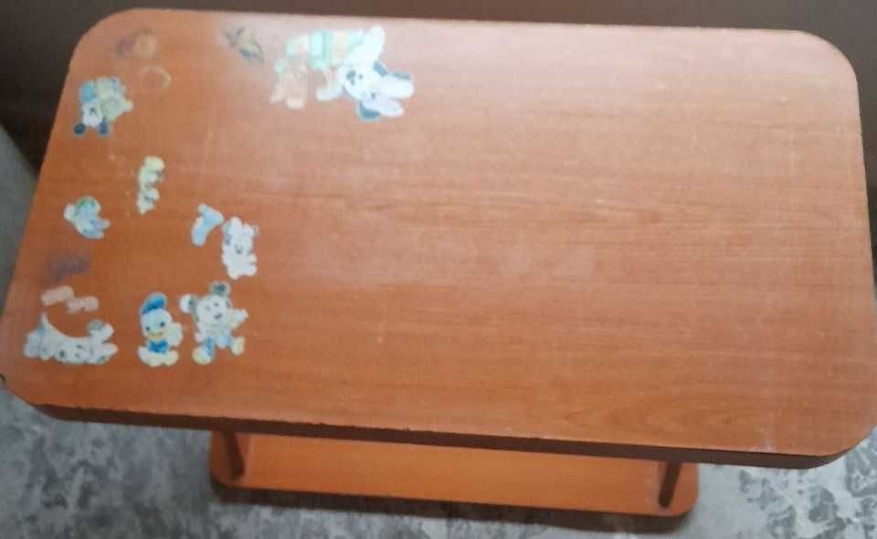 Продам маленький столик размер 70*40*40 см