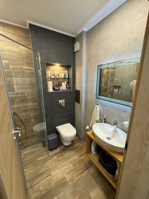 Дава се под наем Двустаен апартамент в Варна, Цветен квартал - 60 кв.м за 850 € - Снимка #10