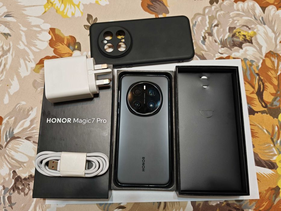 Honor Magic7 Pro/12-512/,като нов,комплект.