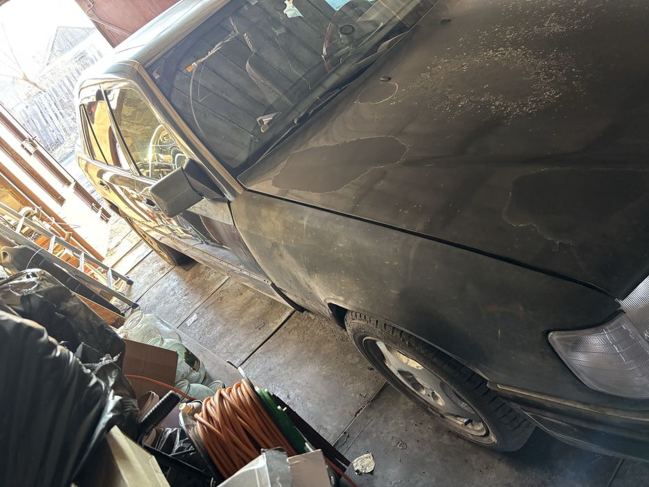 Мерседес 124 на ходу