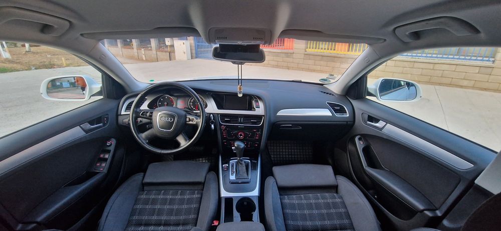Audi A 4 S-line 2.0 Diesel automat an 2011 euro 5 inmatriculat unic proprietar acte la zi fiscal pe loc