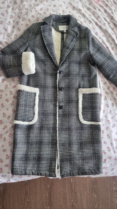 Пальто мехли Брендовий Хитой М размер озгина кийилган Уступка есть