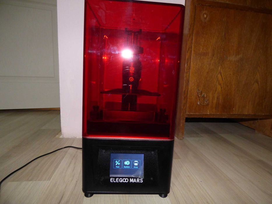 Imprimanta 3D Elegoo Mars.