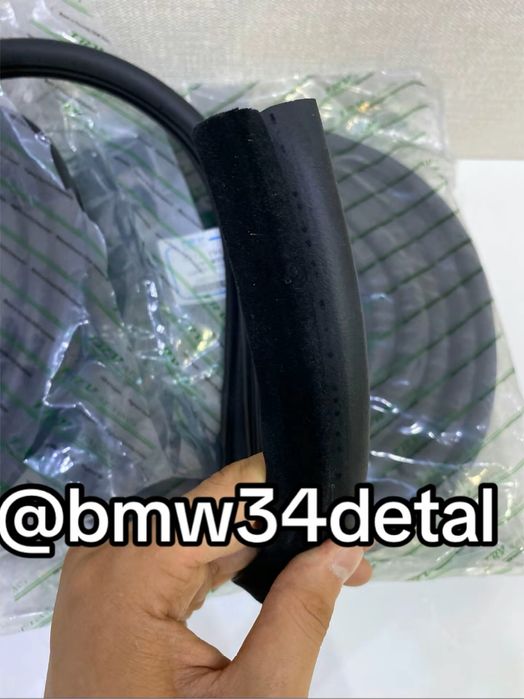 Уплотнитель проема двери на бмв Е34 черная бархотка
