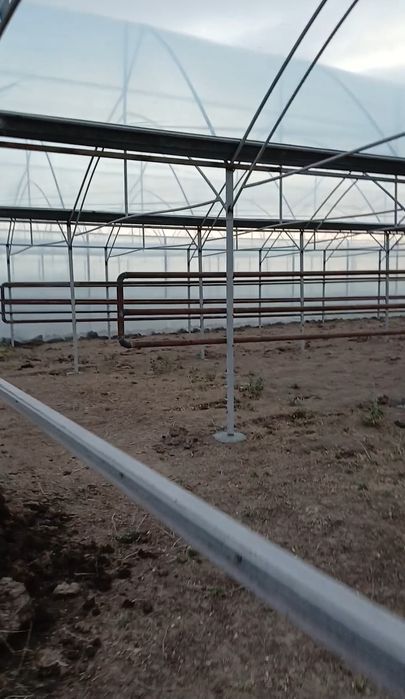 Теплица 1 соттық құрып беруімен