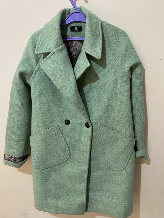 Пальто  женское  отличном  состояний  продам .