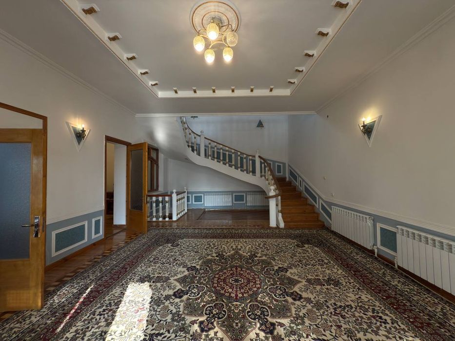 Сдается в аренду дом 16 соток.