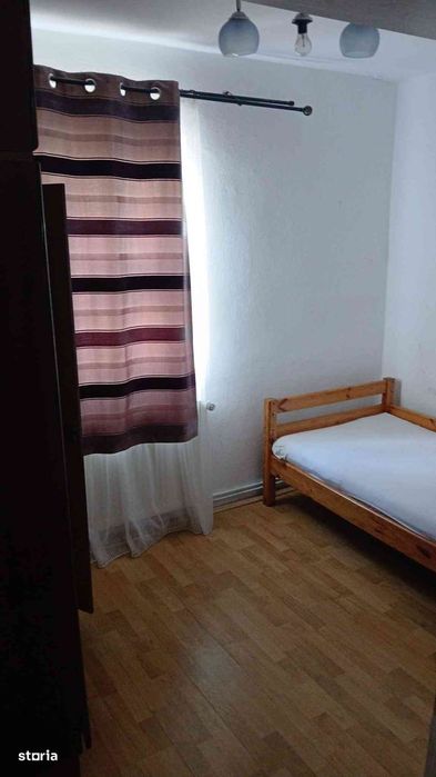Apartament cu 3 camere, închiriere parter, 1300 RON