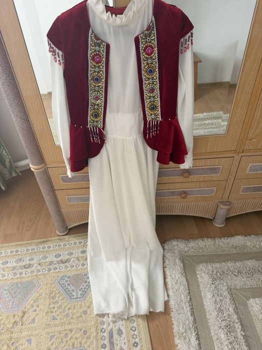 Продам кажекей с платье