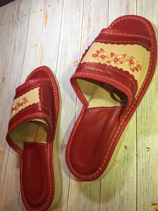 Польские женские и мужские тапочки в большом ассортименте новые