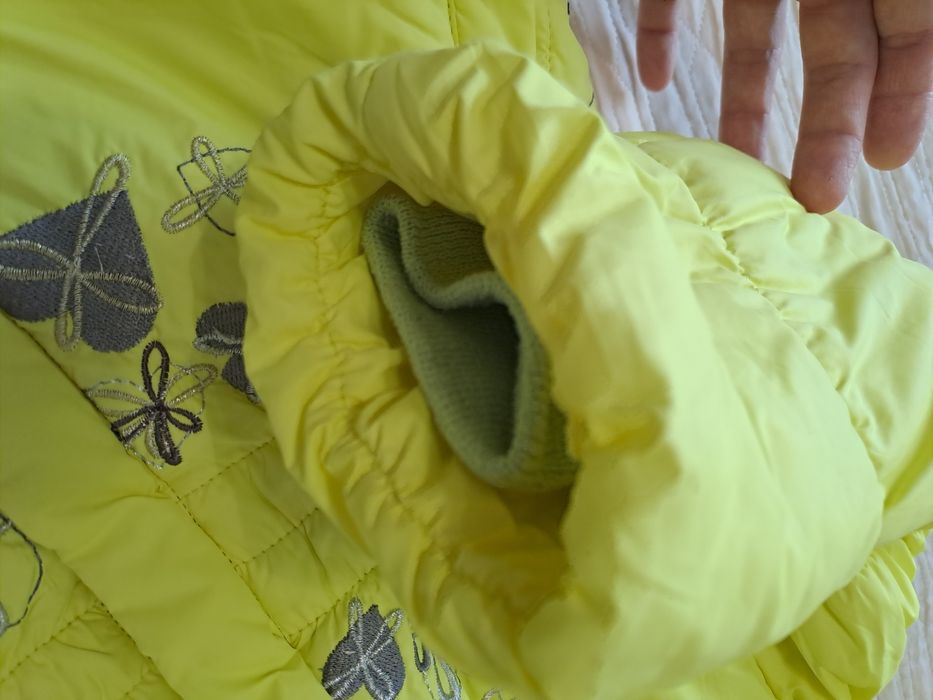 Продам зимнюю куртку для девочки!