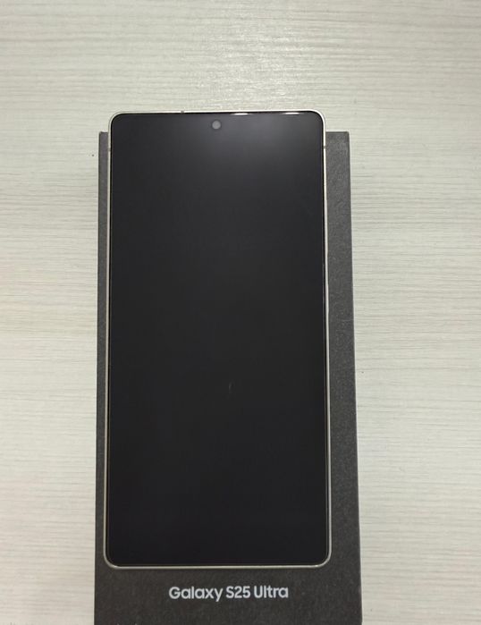 Samsung Galaxy S25 Ultra 512GB Titanium Black – impecabil