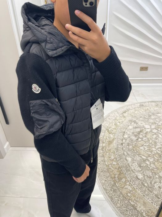 Moncler куртка новая