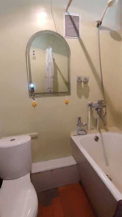 Аренда Ялангач 1-4-4 кирпич балкон 2/6 ориентир Дом-быта Налоговая