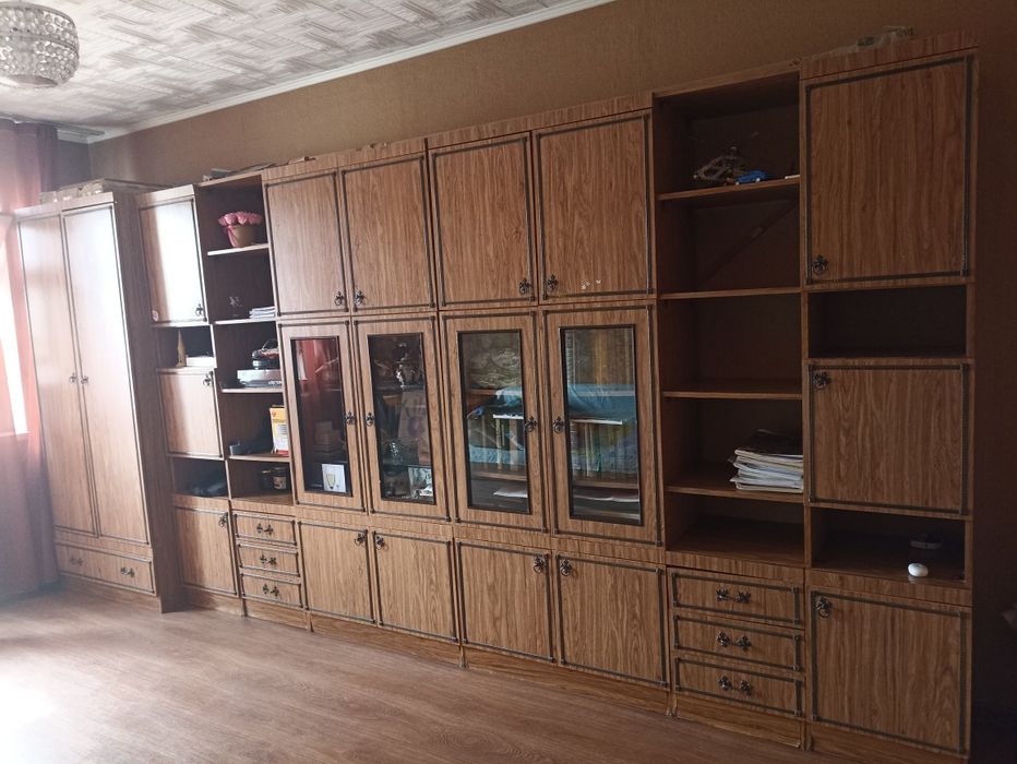 Отдам даром стенку советскую