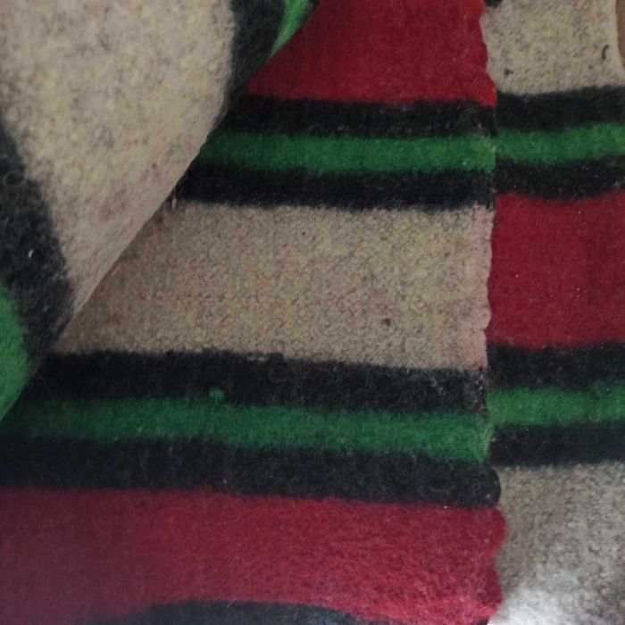 Кичени халища, пъстри козяци и  китеник !