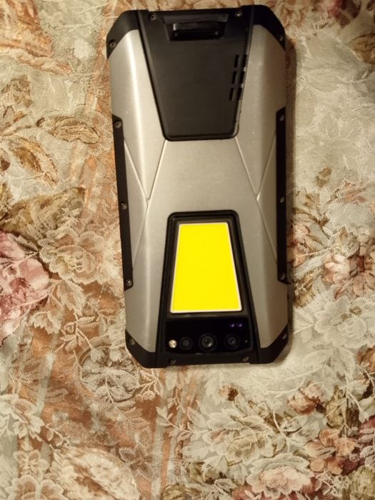 Продам телефон unihertz tank