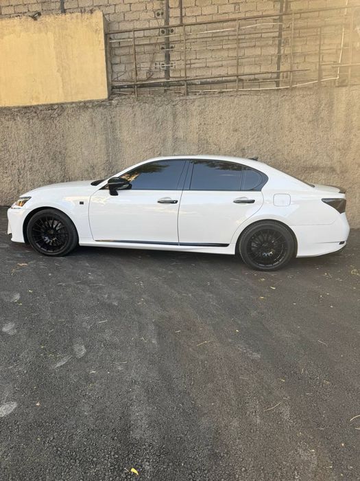 Продаю легендарный Lexus gs350