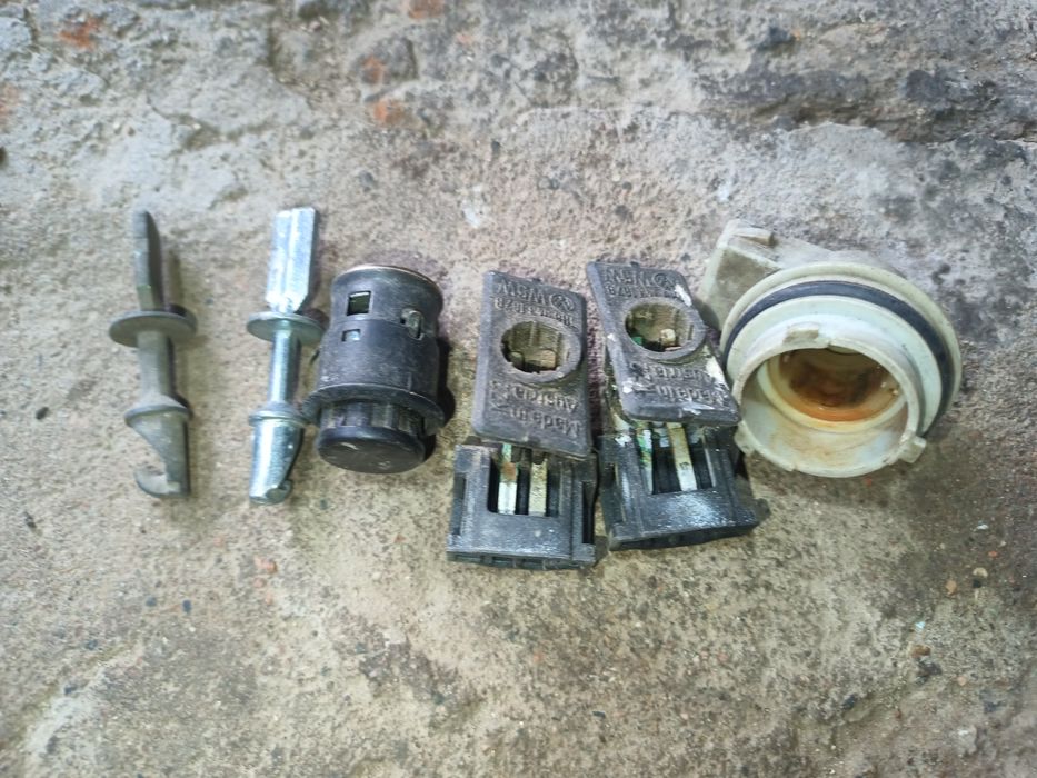 Запчасти Volkswagen Golf(Vento) 1.8