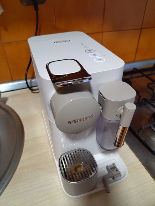 Expresor DeLonghi Nespresso Latissima One