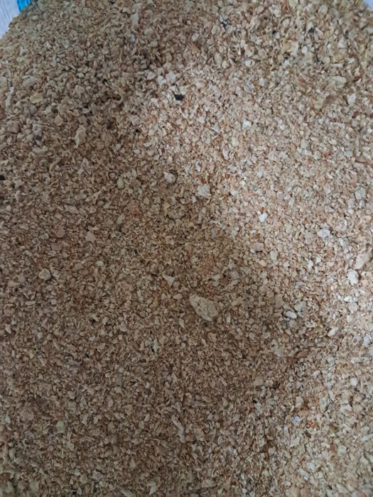 Vând peleți și brichete