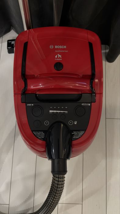 Aspirator cu spalare BOSCH AquaWash&Clean ( ca nou )