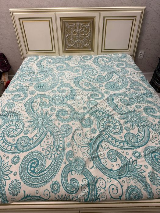 Спальный кровать