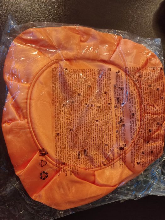 За официални поводи, Нова година ,шаферки, балове, много красива Сатен