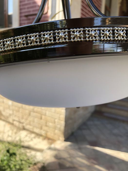 Люстры в отличном состояний