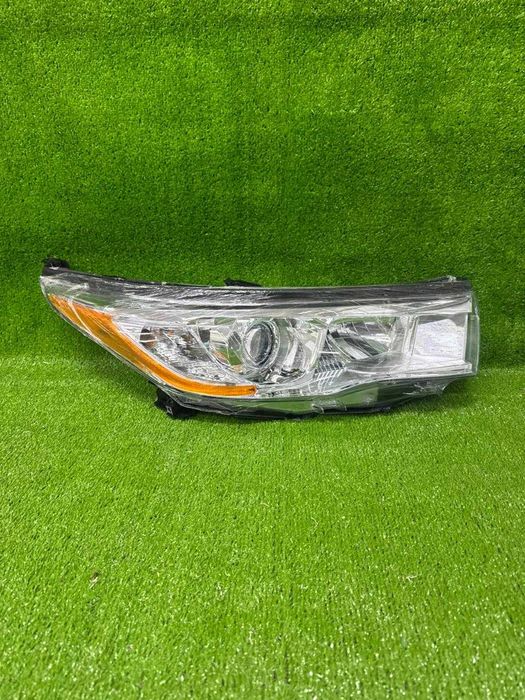 Фара на Toyota Highlander дубликат