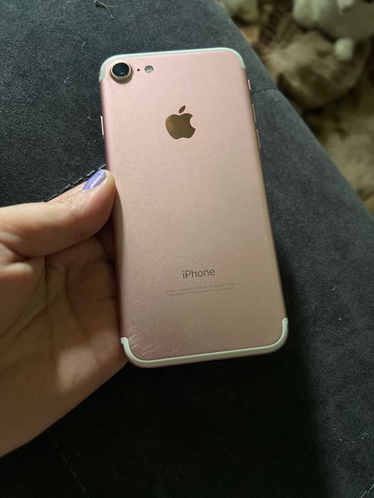 Iphone 7,в хорошем состояние заблокирован