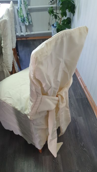 Продам чехлы на стулья.