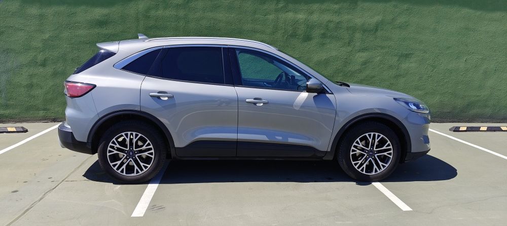 FORD Kuga 2021 — imagine 2