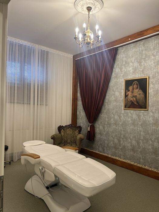 Vand salon/clinica complet amenajat pentru functionare