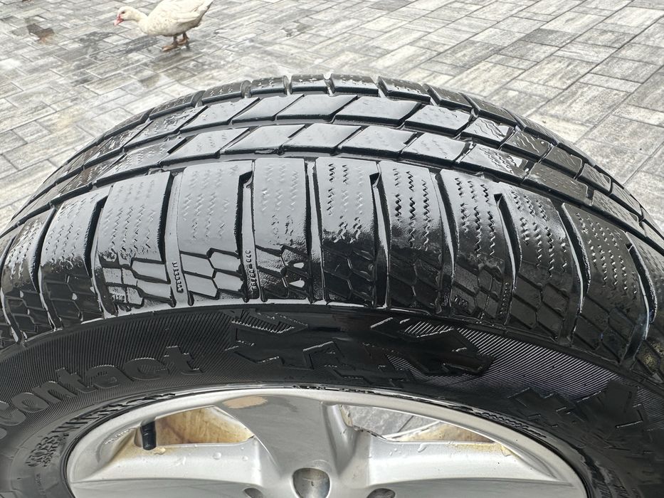 Vând roti de iarna continental 215/65 R16